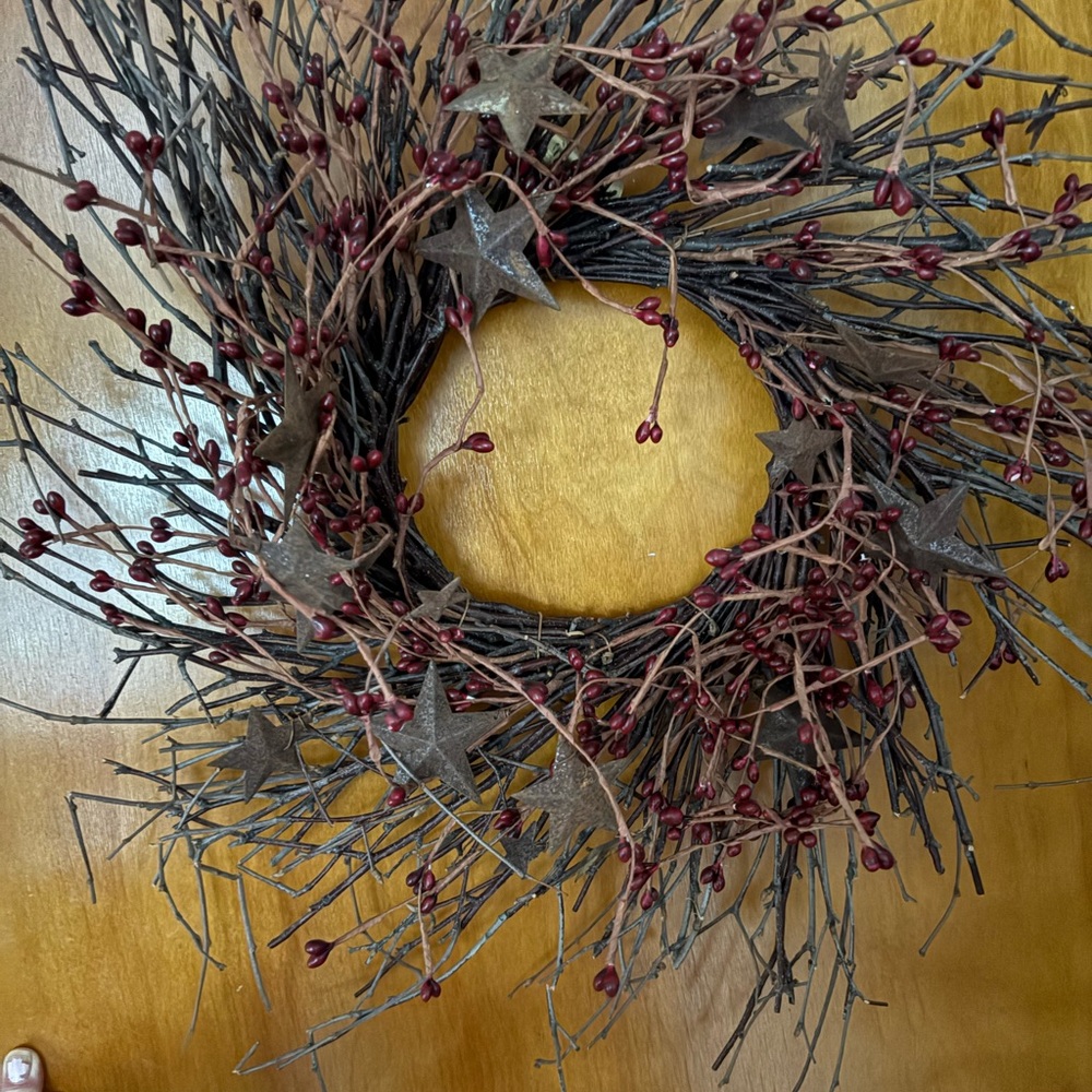 Rustic Star and Berry Wreath